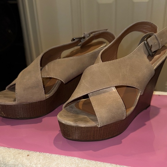 Indigo Tan Wedge Shoes with Comfort Footbed - Picture 1 of 10